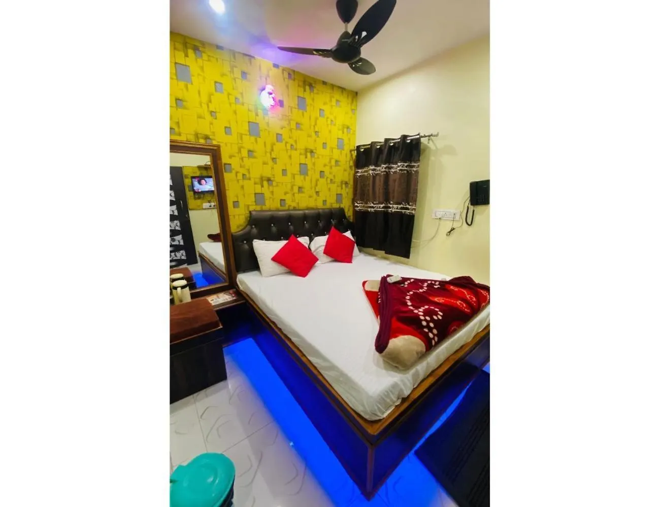 Hotel Aditya, Varanasi India