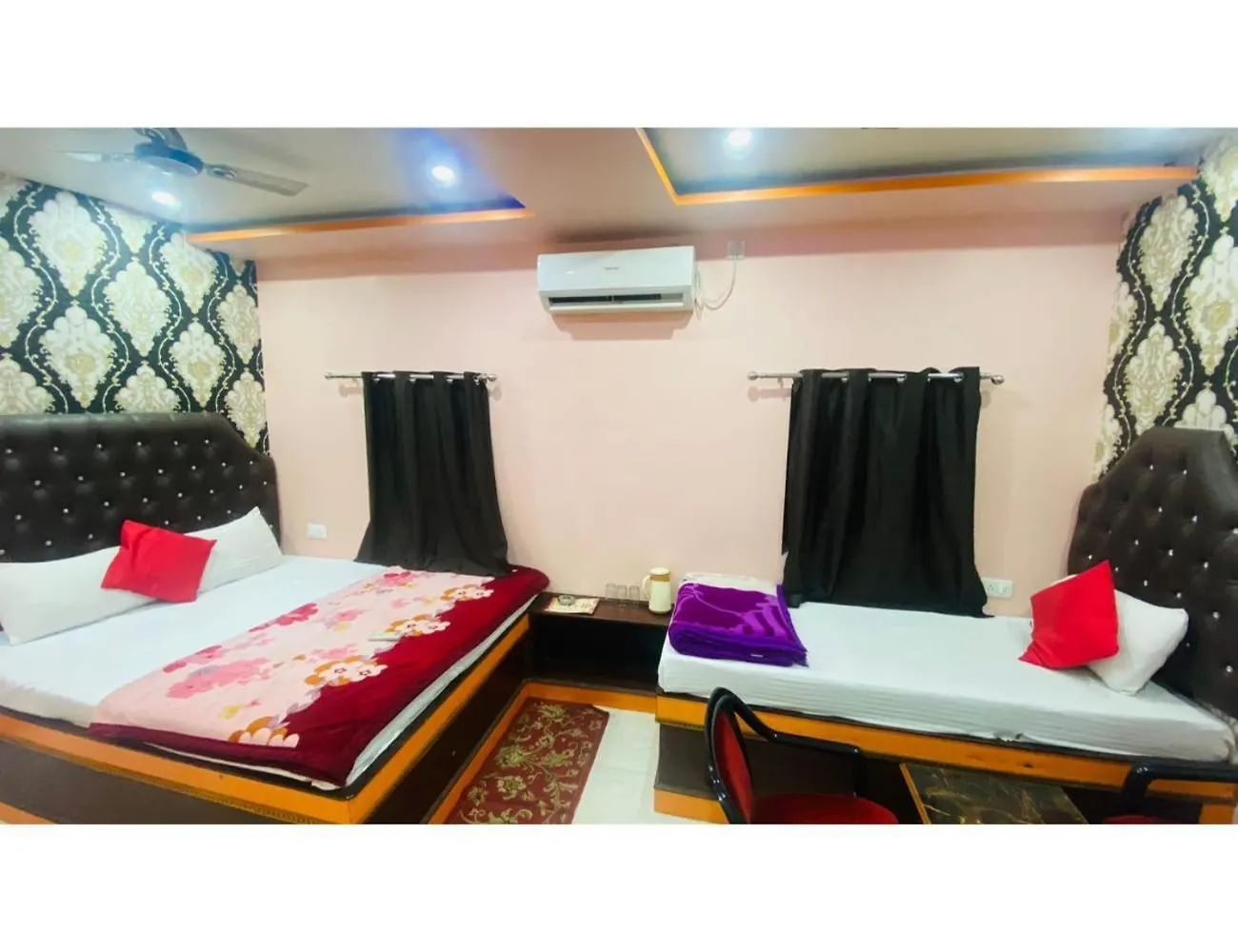 Hotel Aditya, Varanasi India